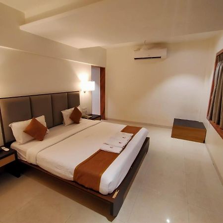 Abhishek Beach Resort And Spa Ganpatipule Exteriér fotografie
