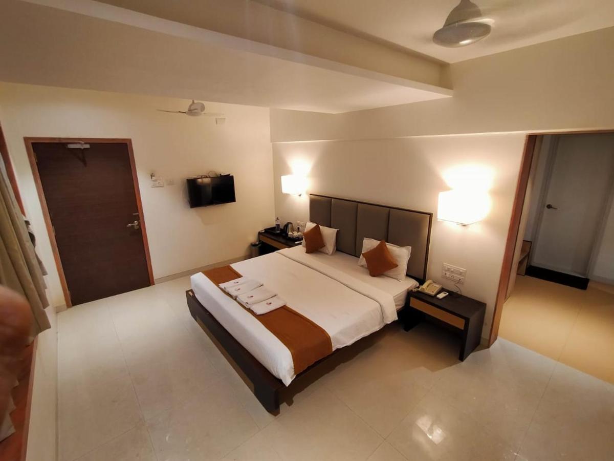 Abhishek Beach Resort And Spa Ganpatipule Exteriér fotografie