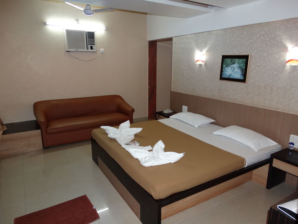 Abhishek Beach Resort And Spa Ganpatipule Exteriér fotografie