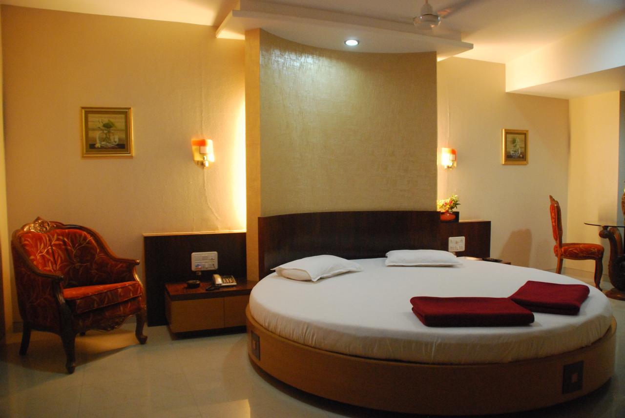 Abhishek Beach Resort And Spa Ganpatipule Exteriér fotografie