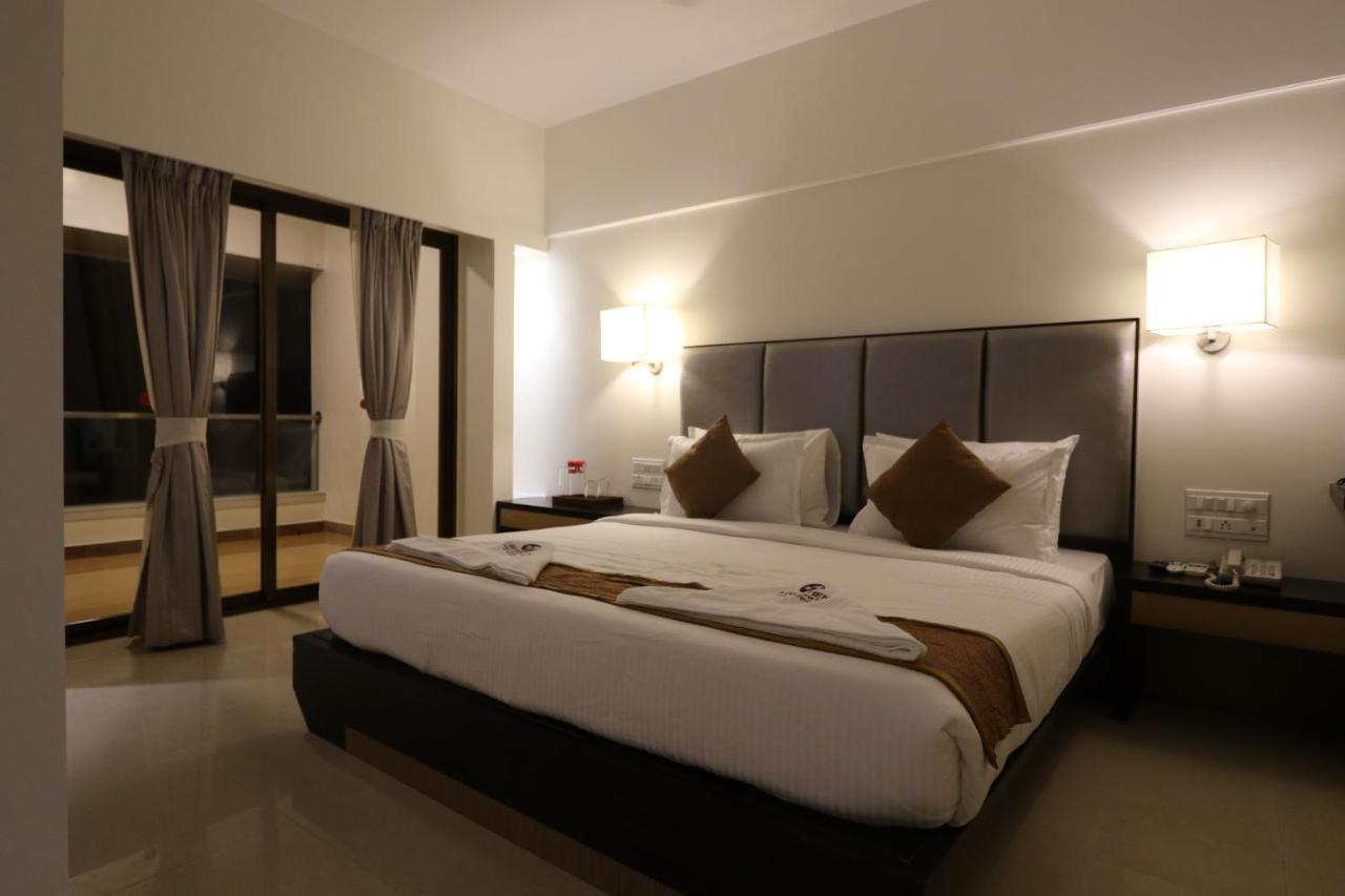 Abhishek Beach Resort And Spa Ganpatipule Exteriér fotografie