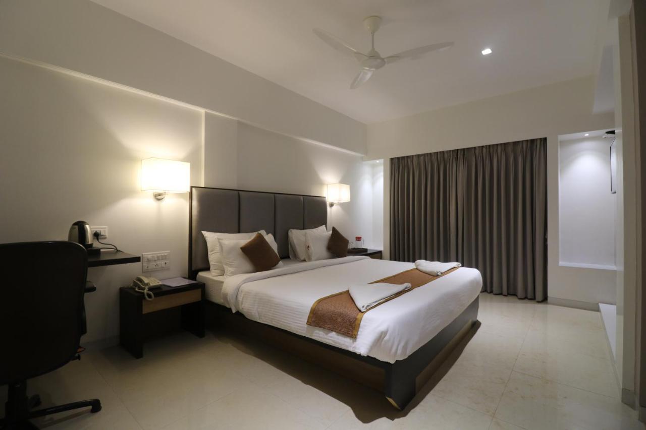 Abhishek Beach Resort And Spa Ganpatipule Exteriér fotografie