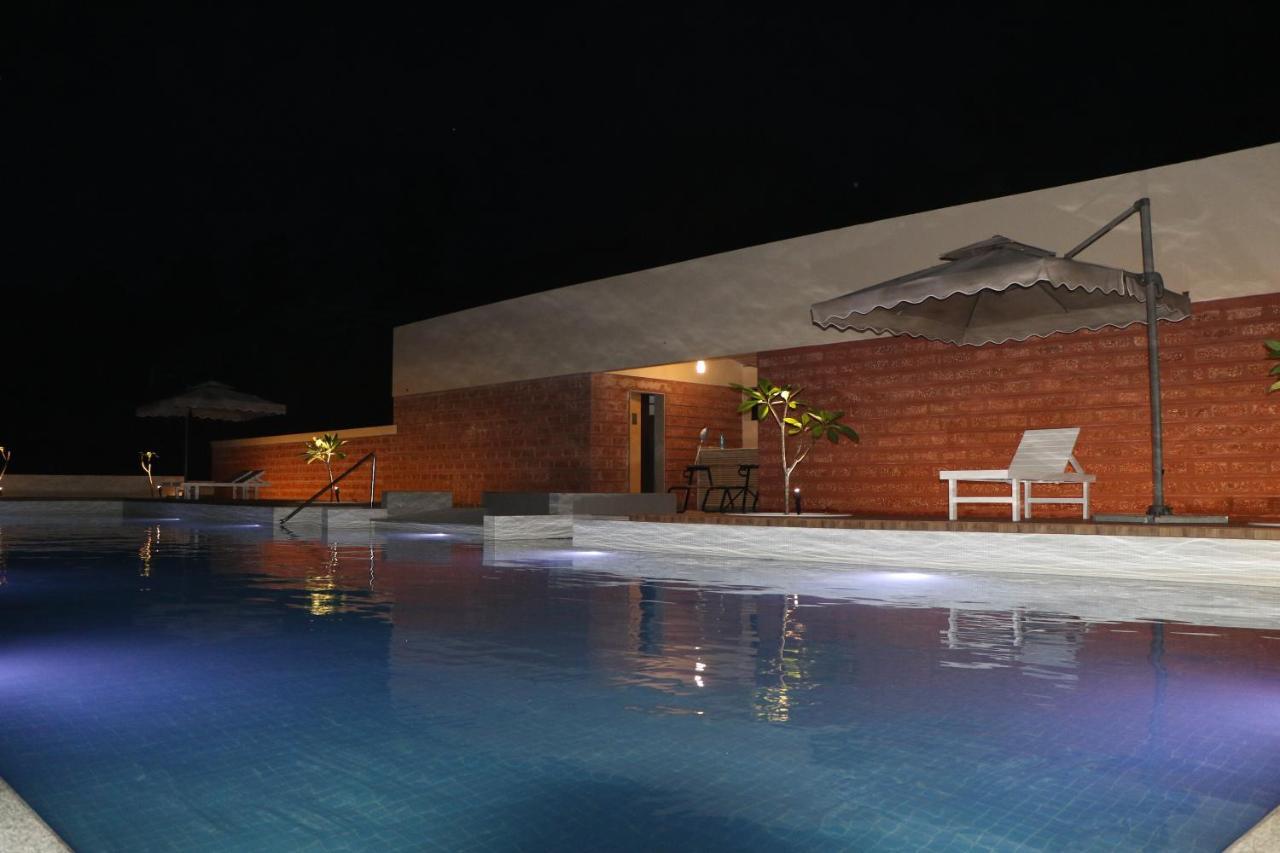 Abhishek Beach Resort And Spa Ganpatipule Exteriér fotografie
