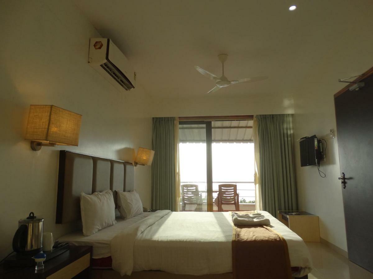 Abhishek Beach Resort And Spa Ganpatipule Exteriér fotografie